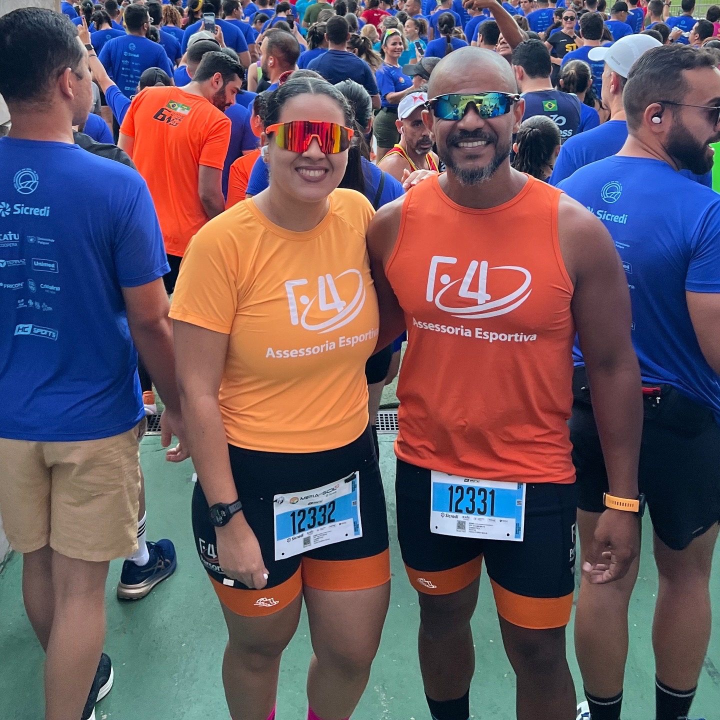 Professor Flavinho e aluna em evento de corrida